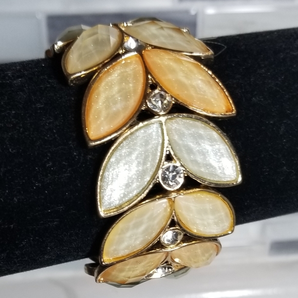 Pastel metallic leaf bracelet - Picture 2 of 2